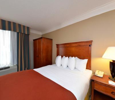 Hotel Baymont By Wyndham Madisonville