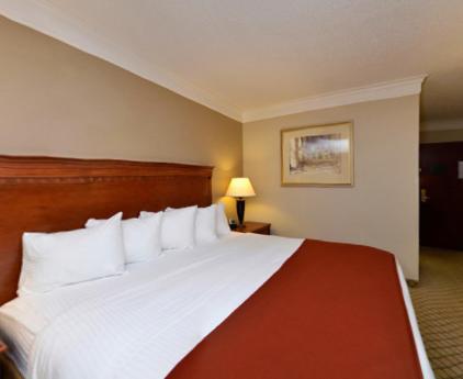 Hotel Baymont By Wyndham Madisonville